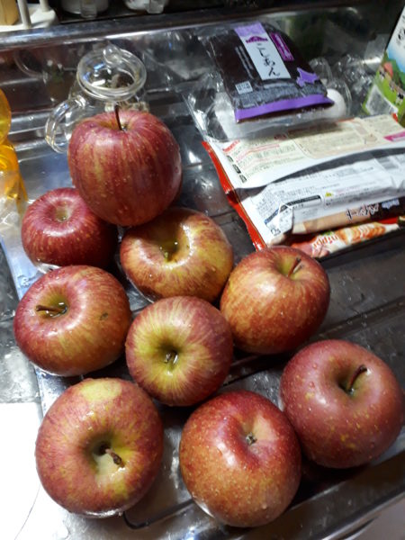 大量のリンゴをもらった時の田舎的消費の仕方甘党の為のアップルパイ