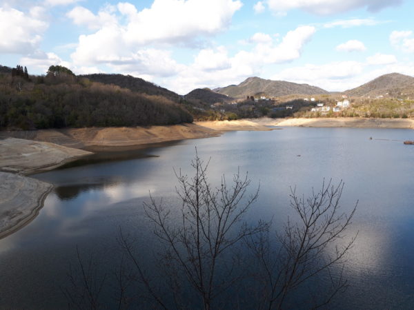春の陽気に誘われて、兵庫県の東条湖周辺をドライブ