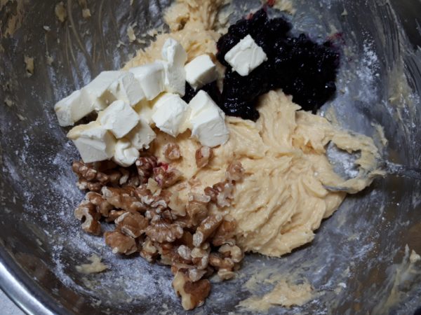 実家で採れたブルーベリー大量消費( ・∀・)ブルーベリージャム&ジャムを使ったケーキ×2、焼いてみた。