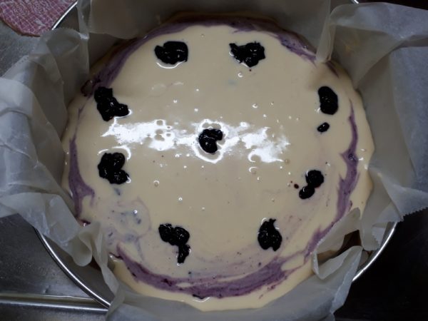 実家で採れたブルーベリー大量消費( ・∀・)ブルーベリージャム&ジャムを使ったケーキ×2、焼いてみた。