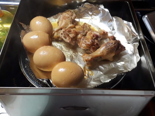 亀田のあられ煎餅缶で簡単燻製マシーンを自作( ﾟ∀ﾟ)ﾉ→室内台所で燻製作ってみた DIY