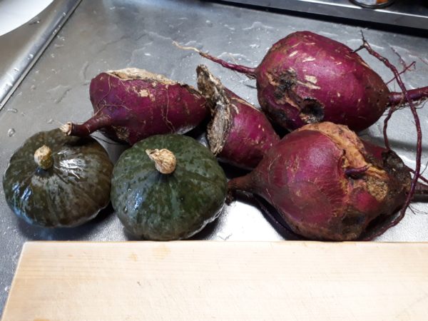 秋の味覚を楽しむクッキング 家庭菜園 サツマイモ カボチャ ケーキ くるみ サラダ 小豆 赤飯