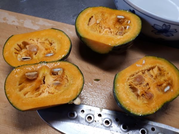 秋の味覚を楽しむクッキング 家庭菜園 サツマイモ カボチャ ケーキ くるみ サラダ 小豆 赤飯