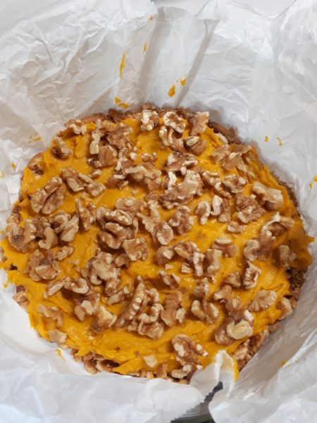 秋の味覚を楽しむクッキング 家庭菜園 サツマイモ カボチャ ケーキ くるみ サラダ 小豆 赤飯