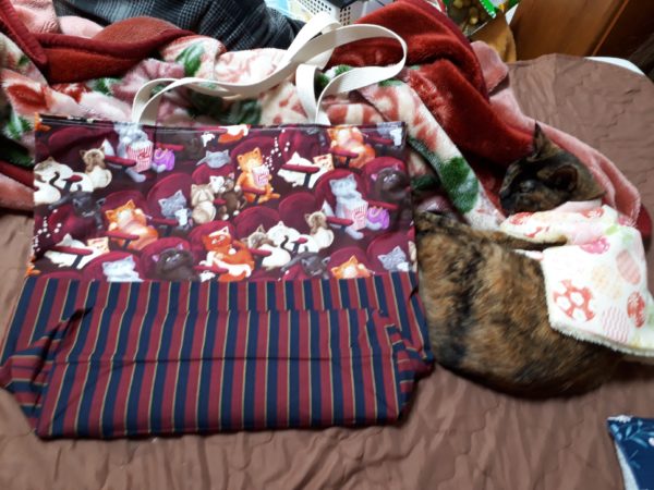 8ヶ月かかってようやく完成したエコバッグ(デカイ)　猫　シュール柄　簡単　頑丈