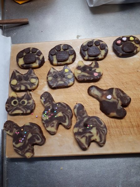 ハッピーバースデー旦那2026
アイスボックスクッキー　サビ猫　お尻　オシアナ　肉球　くま　シロクマ